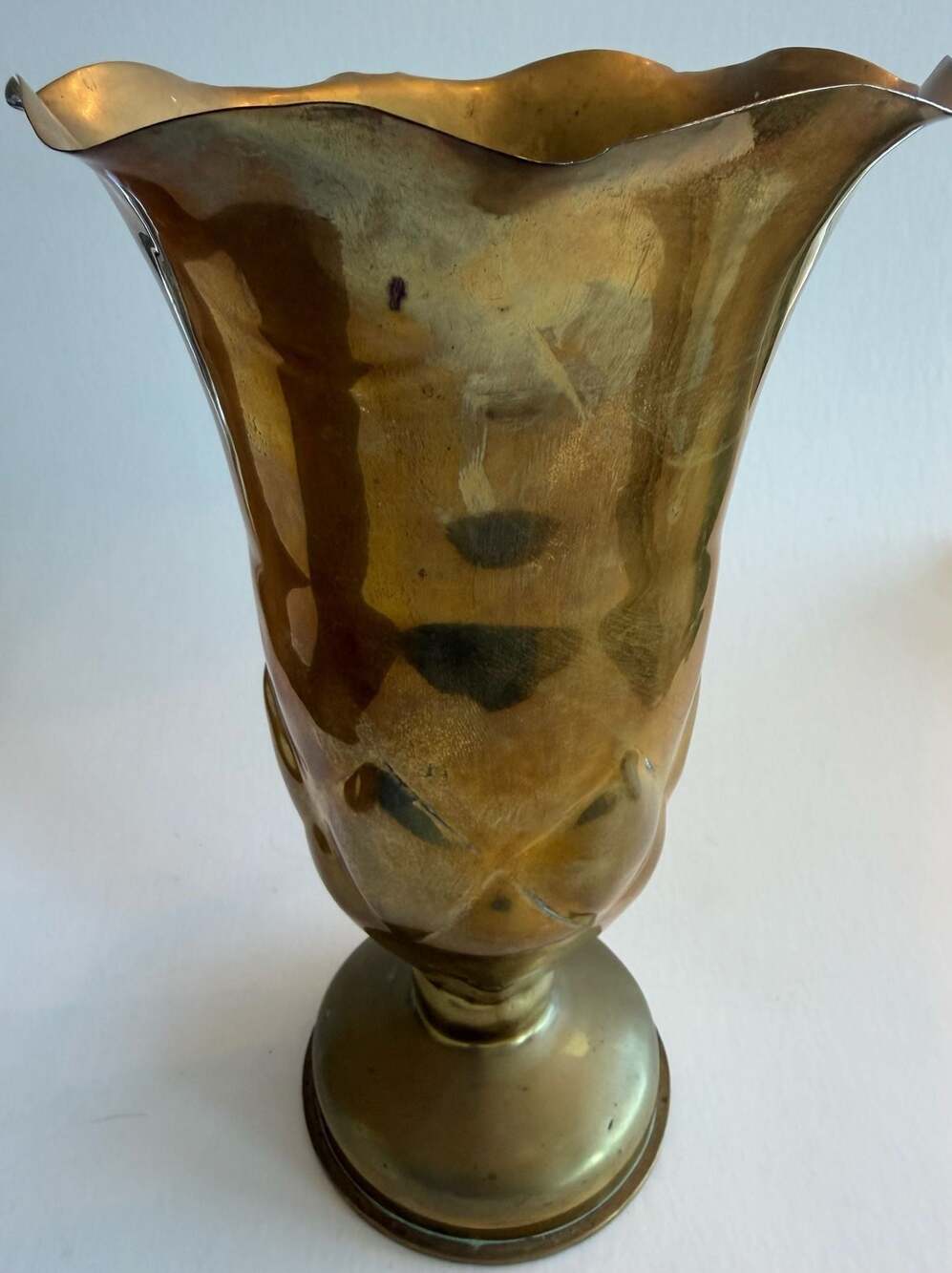 WWII 1945 105mm M14 Brass Shell Casing Trench Art Ruffled Vase